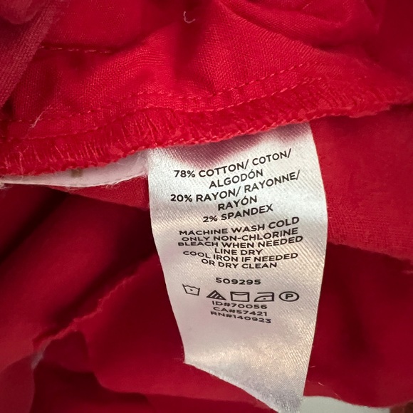 Loft red cropped flare pants size 6 - Picture 4 of 4